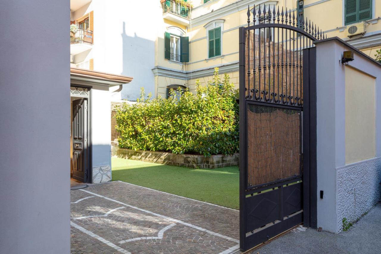 Il Giardino Di Bobo Leilighet Napoli Eksteriør bilde